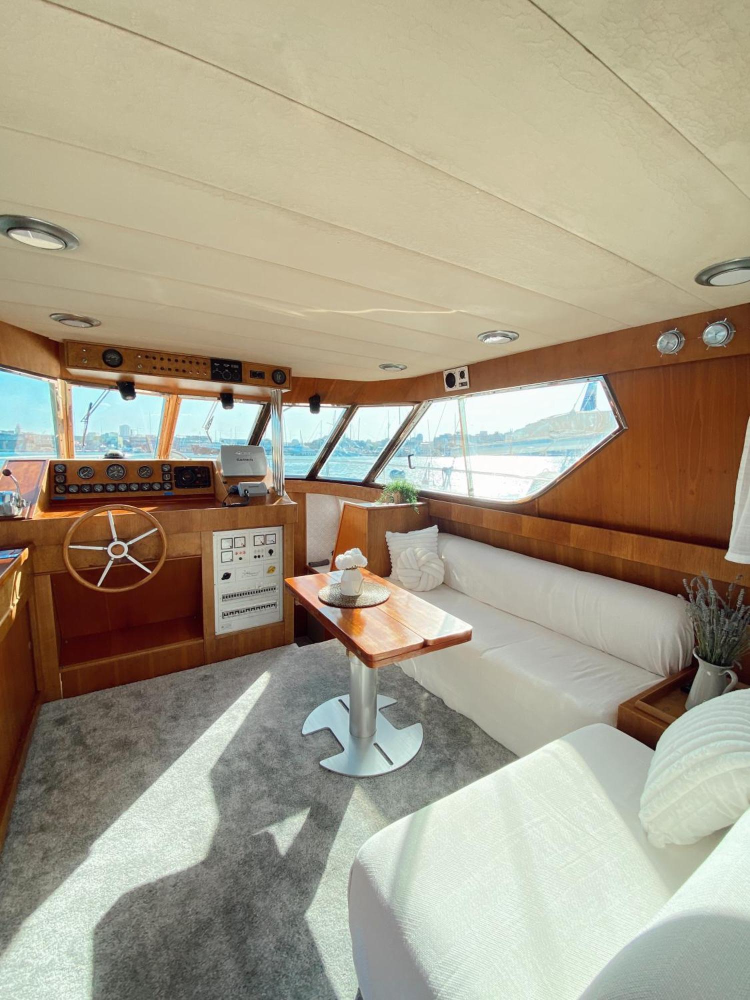 Отель Malmo'S Yacht Валенсия Экстерьер фото